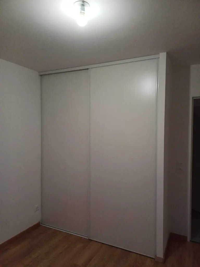 Placard blanc toute hauteur